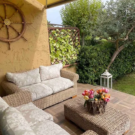 Vakantiehuis Villino Con Piscina Condominiale *